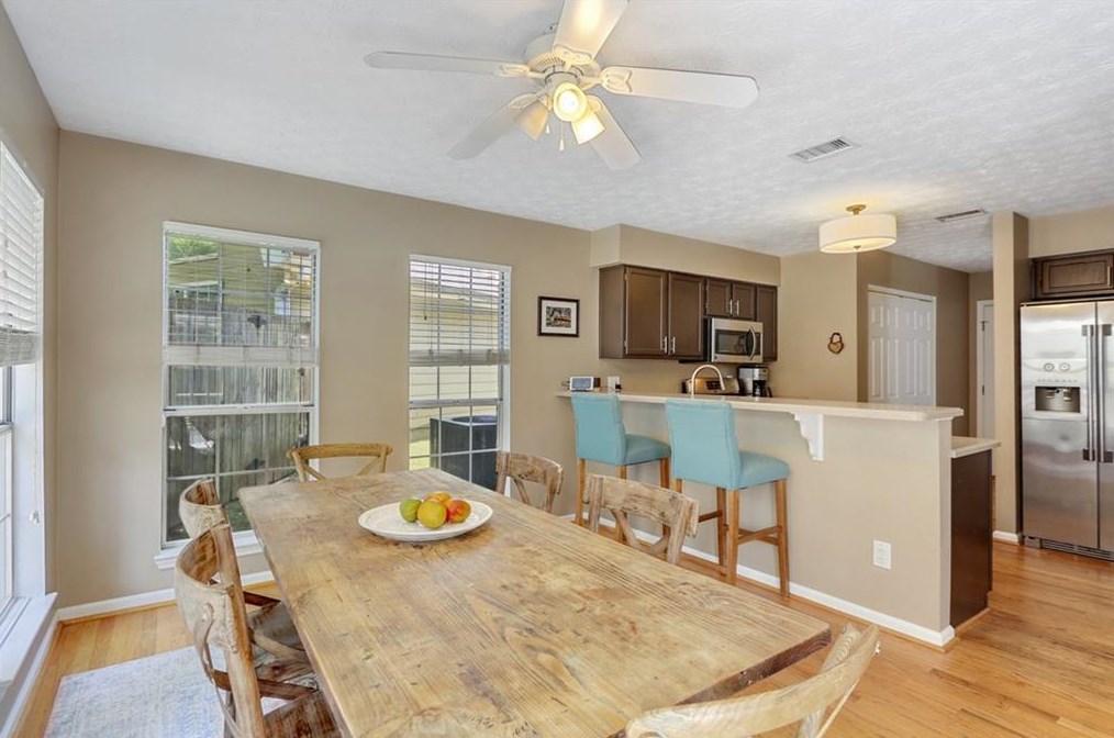 1027 Ashbury Dr, Decatur GA  30030-4167 exterior