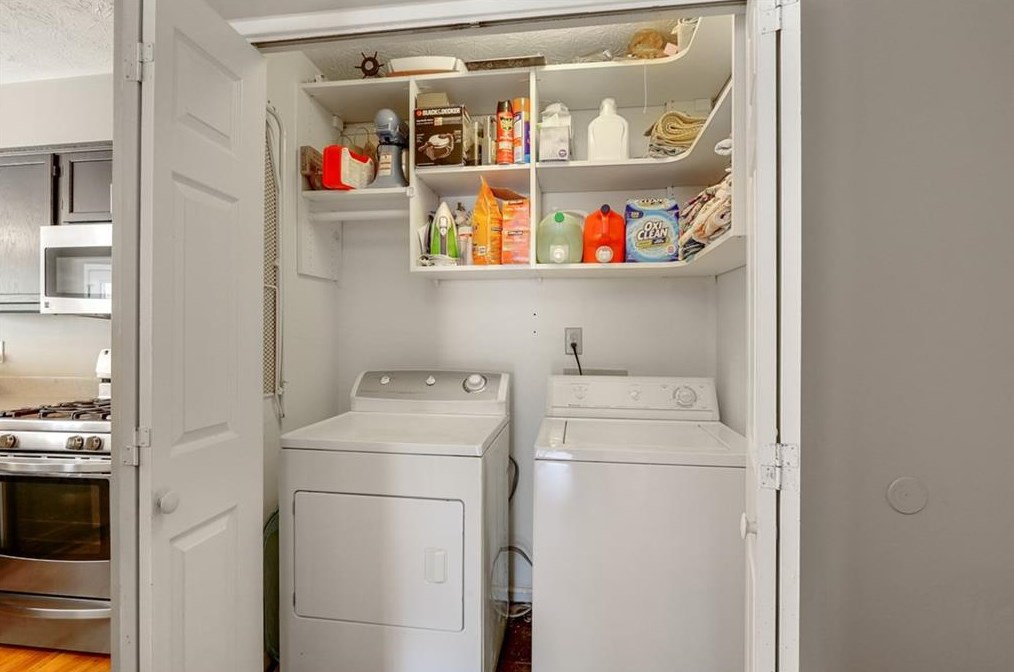 1027 Ashbury Dr, Decatur GA  30030-4167 exterior