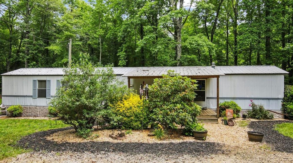 7905 Persimmon Tree Rd, Lula, GA 30554