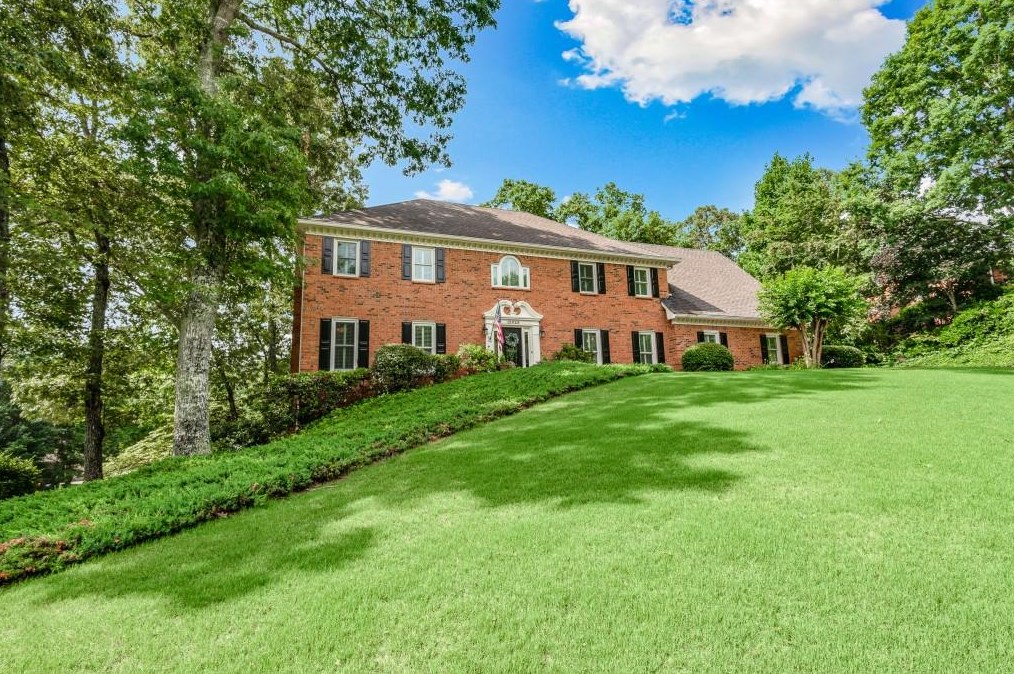 12025 Brookfield Club Dr, Roswell, GA 30075-1260