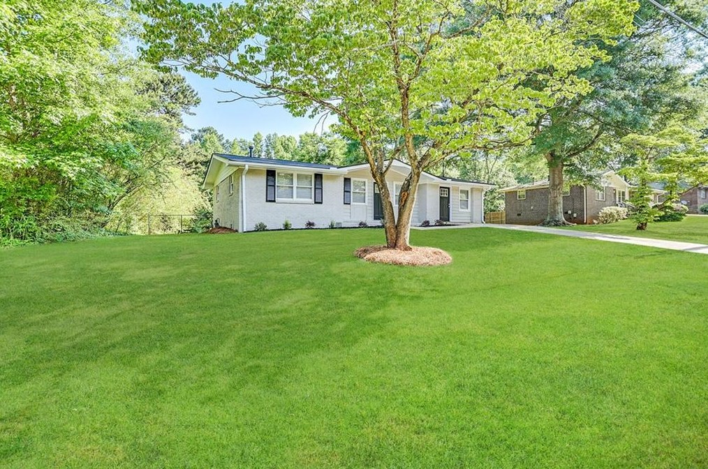 6265 Lakeview Dr, Douglasville, GA 30135