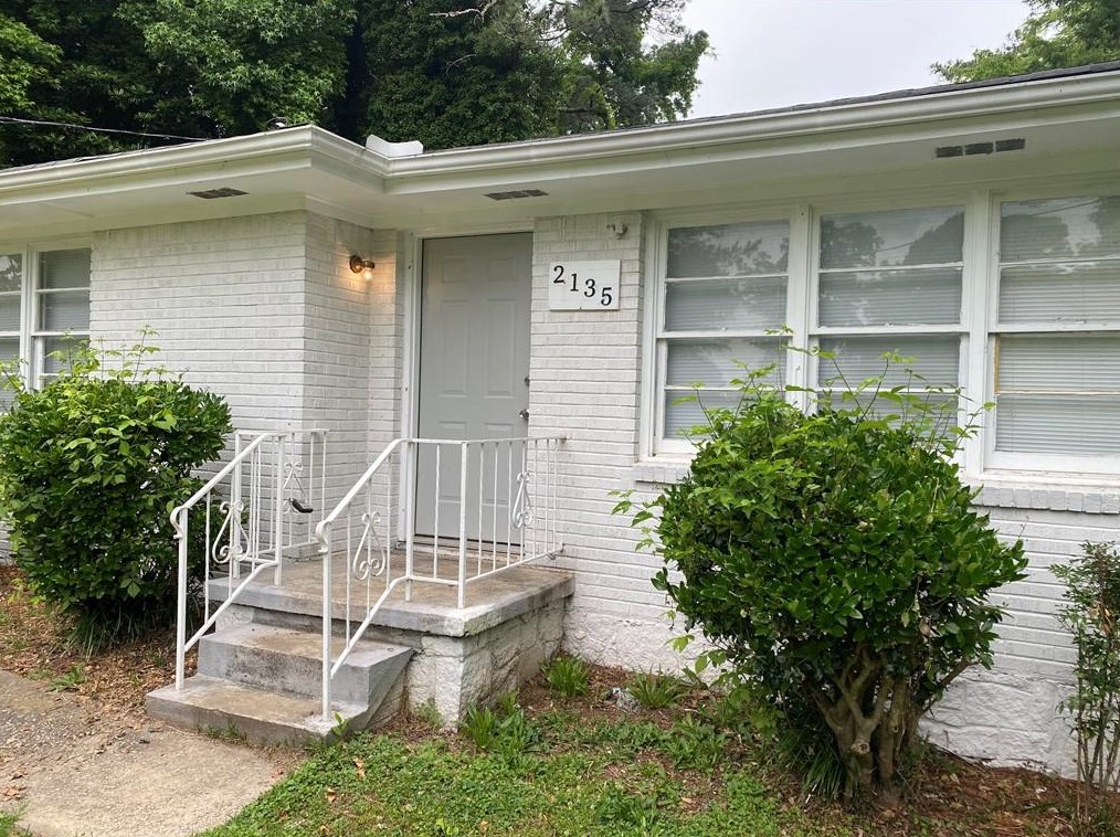 2135 Niskey Lake Rd, Atlanta, GA 30331-6411