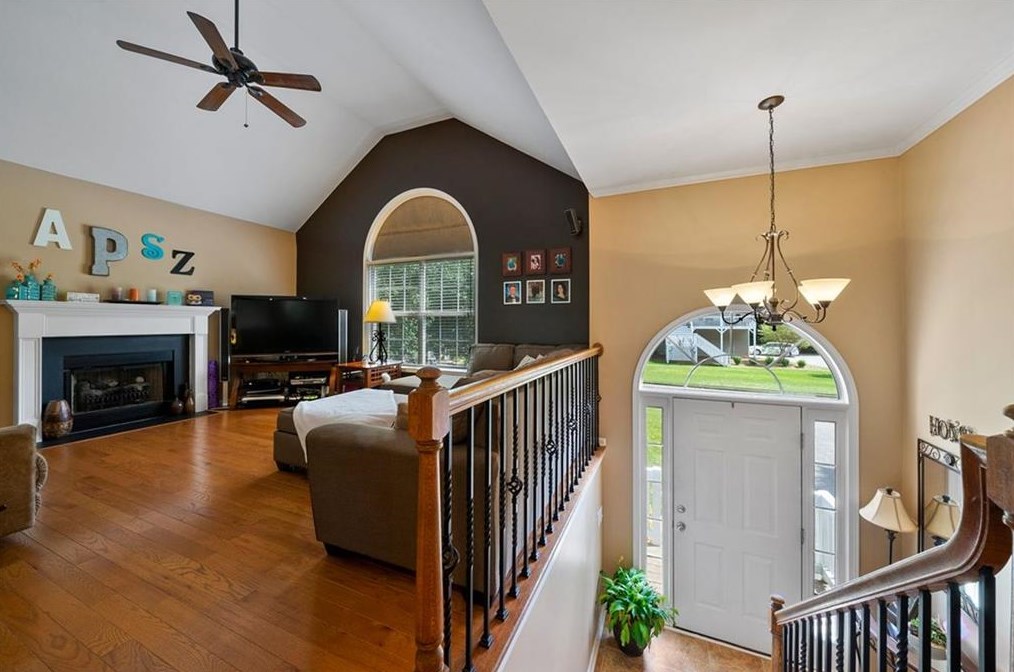 3806 Autumn View Ln, Acworth, GA 30101-7670