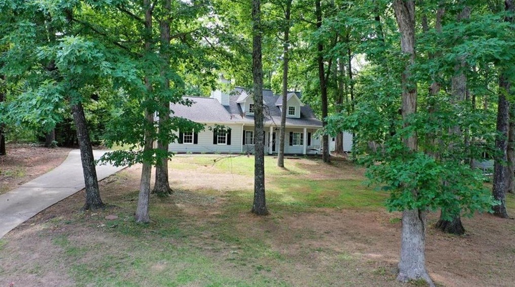 3854 Mill Glen Ct, Douglasville, GA 30135-2584