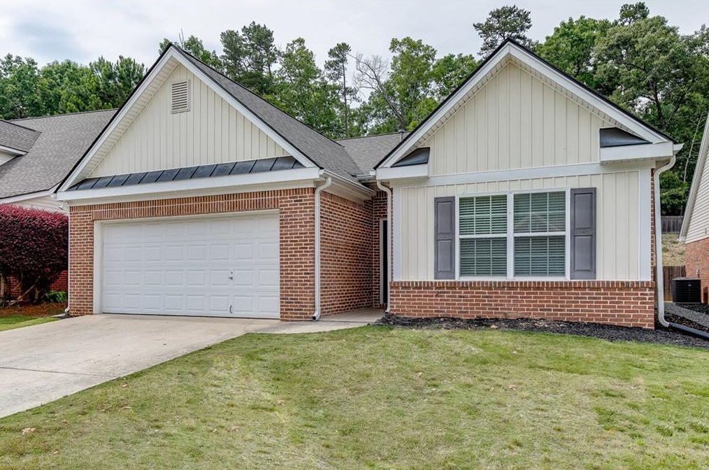 5545 Ashmoore Ct, Flowery Branch, GA 30542