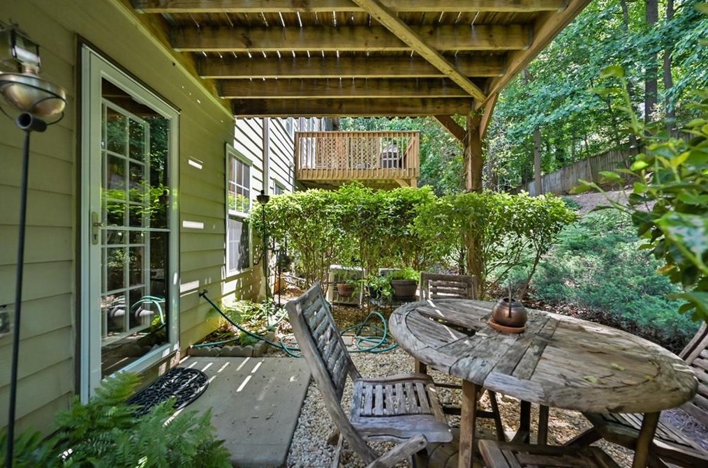 704 Surrey Park Pl, Smyrna, GA 30082-2622