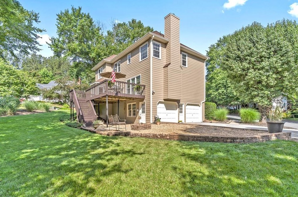 2325 Twelvestones Dr, Roswell, GA 30076-3459