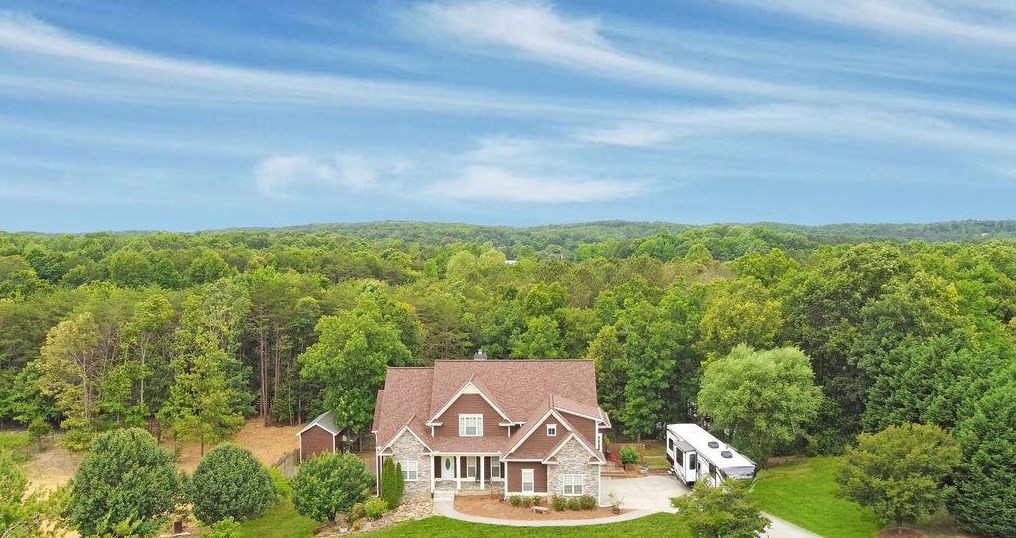 22 Village Trce, Rydal, GA 30171