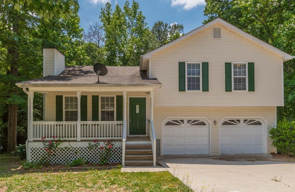 3829 Stoney Creek Dr, Flowery Branch, GA 30542-6509
