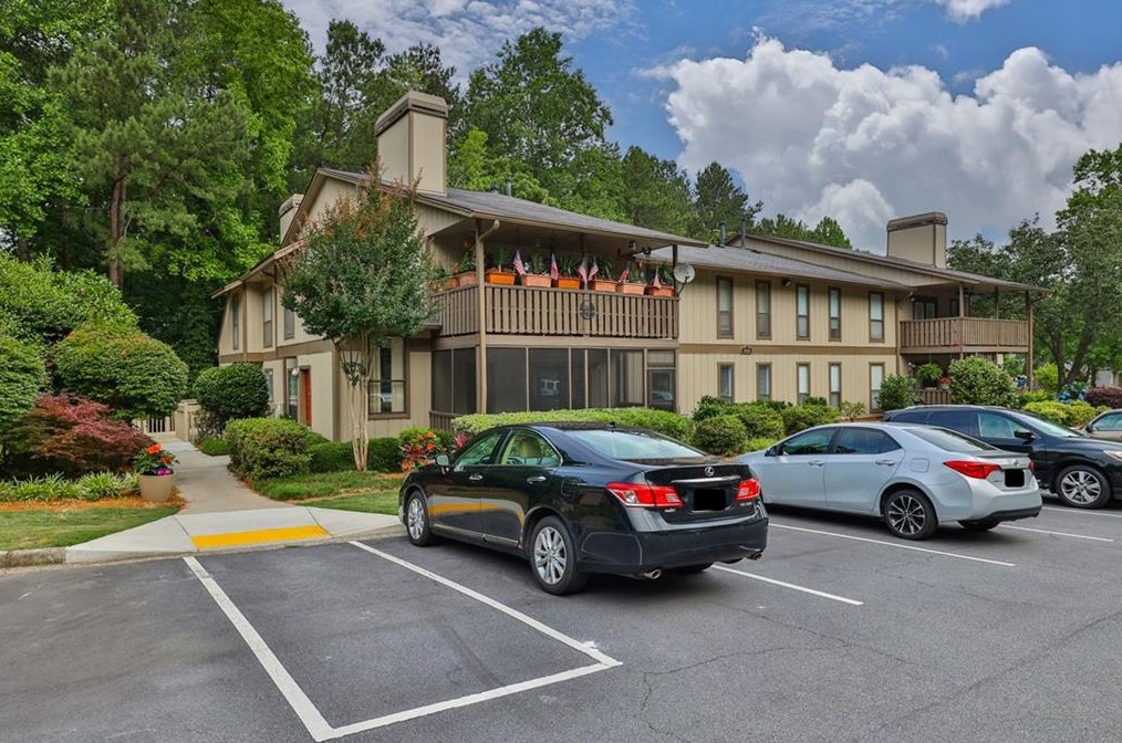 903 Woodcliff Dr, Atlanta, GA 30350-3164