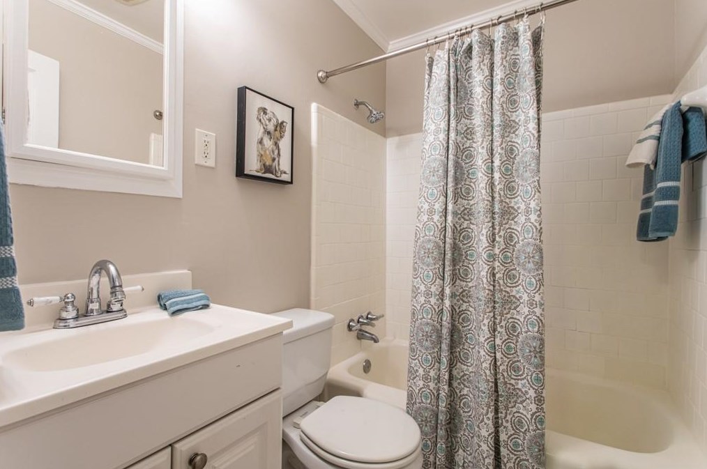 818 Medlock Rd, Decatur GA  30033-5515 exterior