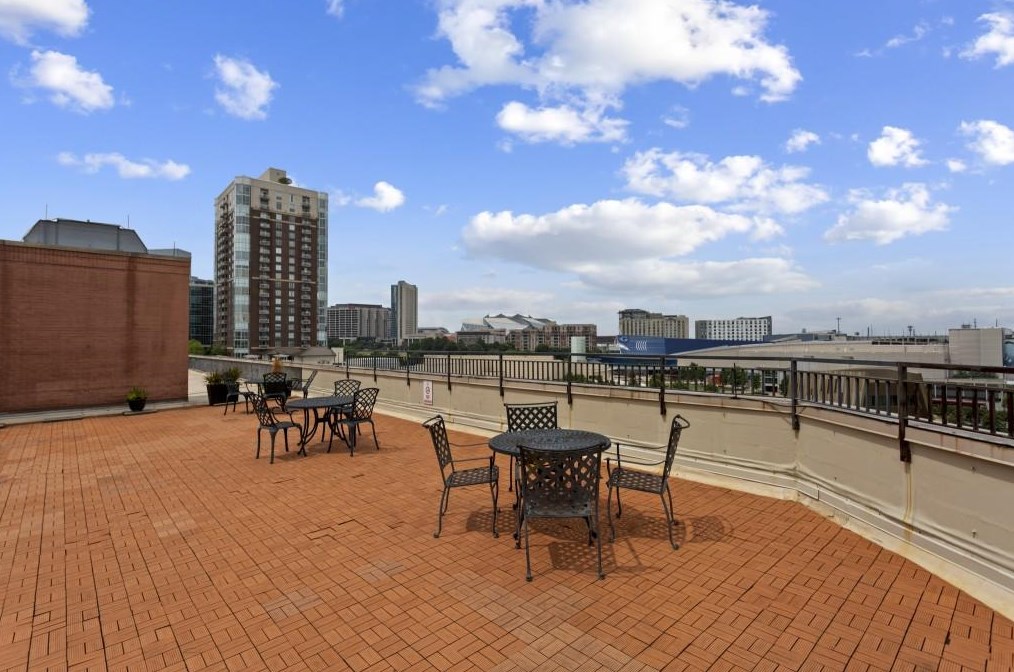 115 Peachtree Pl, Atlanta GA  30313-1959 exterior