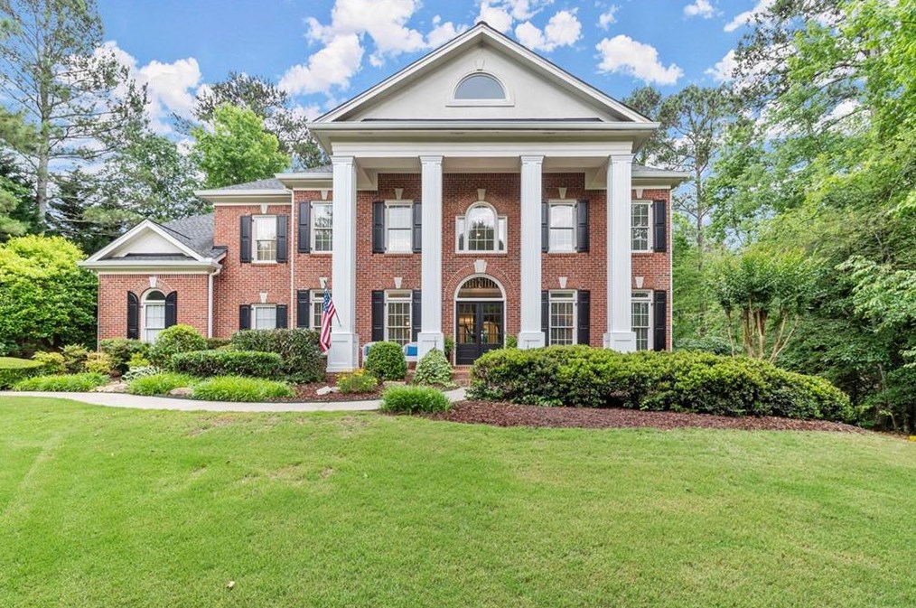843 Hallbrook Ln, Alpharetta, GA 30004-3095