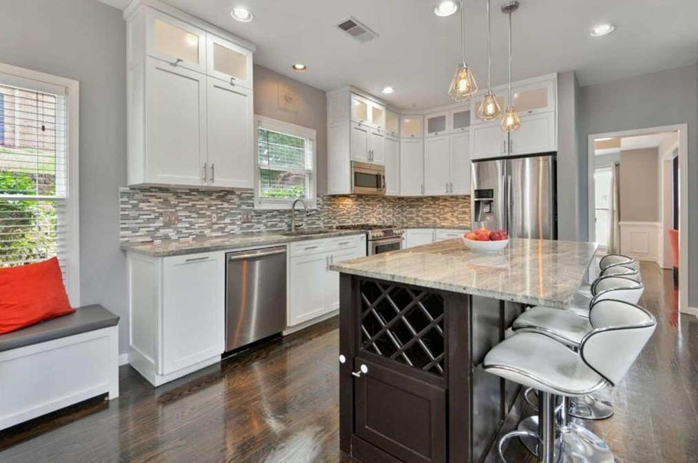 260 Ennisbrook Dr, Smyrna GA  30082-2433 exterior