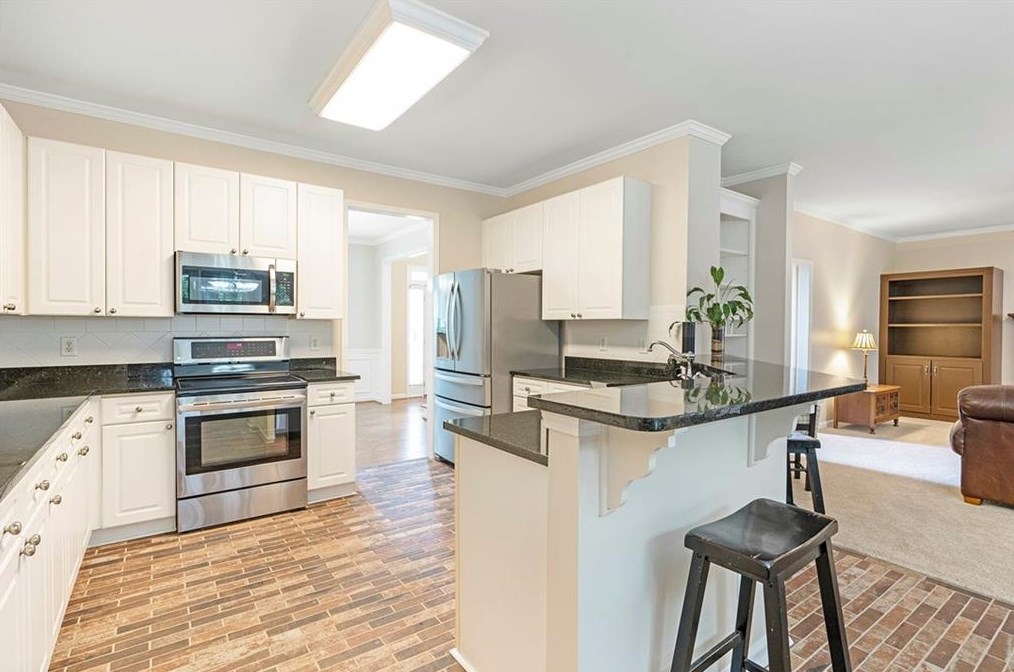 1305 Briers Creek Dr, Alpharetta, GA 30004-7117