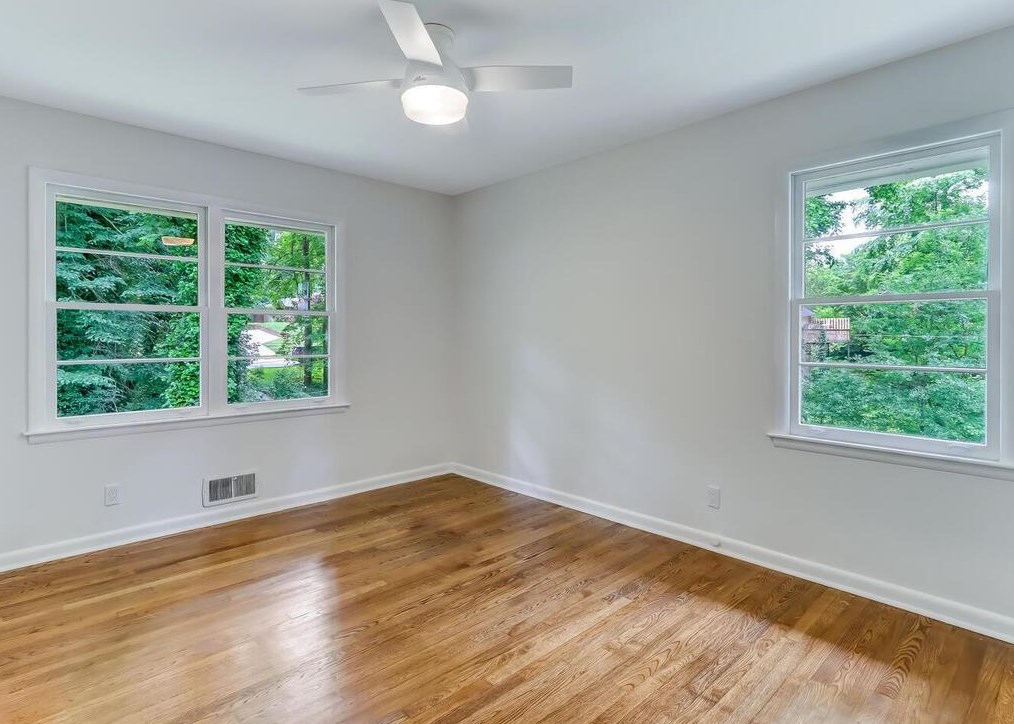 2556 Sunset Dr, Atlanta GA  30345-1947 exterior