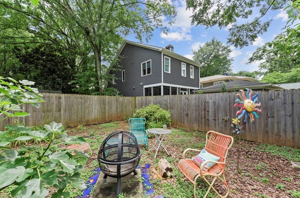 837 Lake Dr, Decatur GA  30030-4903 exterior