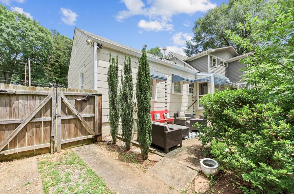 837 Lake Dr, Decatur GA  30030-4903 exterior