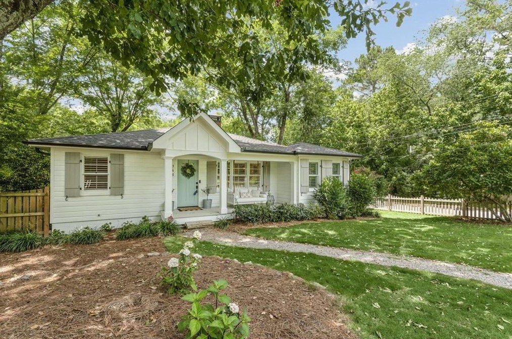 960 Zion Cir, Roswell, GA 30075-4556