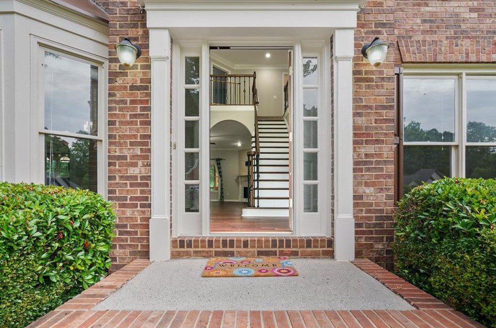 510 Summer Breeze Ct, Alpharetta, GA 30005-3705