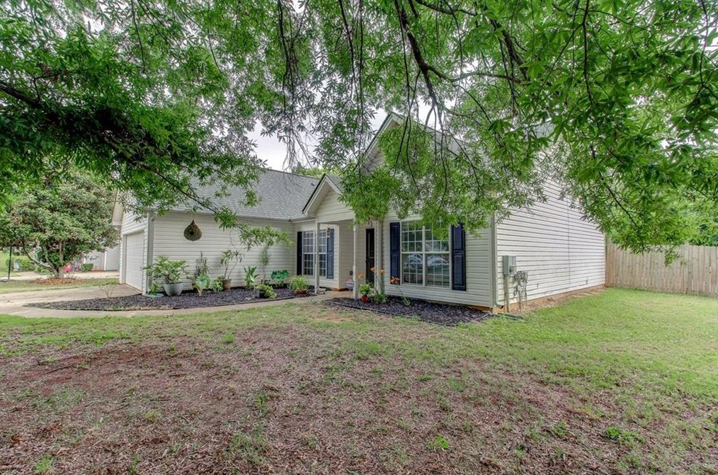 605 Bowling Ln, Winder, GA 30680-3191