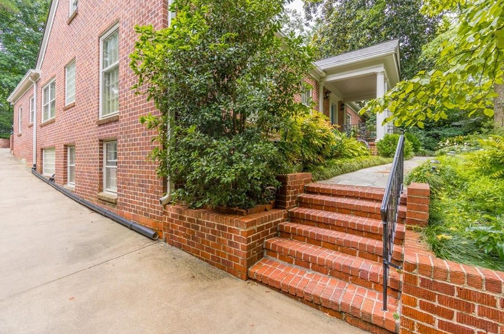 164 Parkwood Rd, Decatur, GA 30030-2812