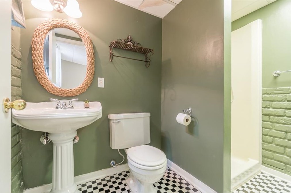 164 Parkwood Rd, Decatur GA  30030-2812 exterior