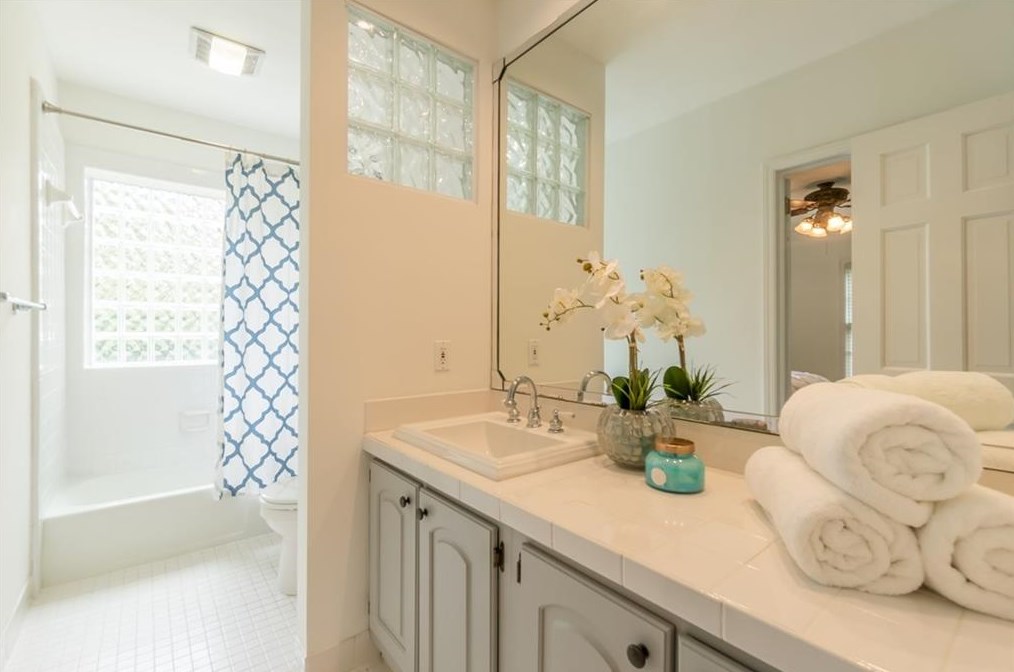 164 Parkwood Rd, Decatur GA  30030-2812 exterior