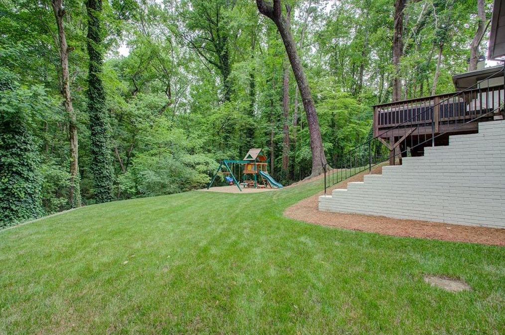 2676 Ridge Valley Rd, Atlanta GA  30327-1824 exterior