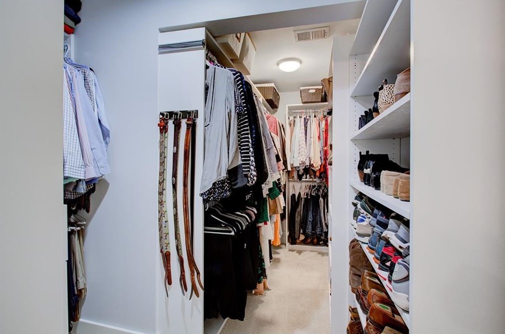 2676 Ridge Valley Rd, Atlanta GA  30327-1824 exterior