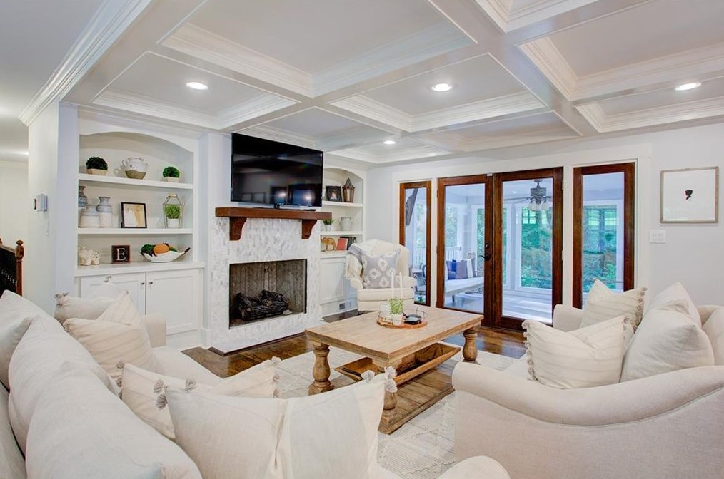 2676 Ridge Valley Rd, Atlanta GA  30327-1824 exterior