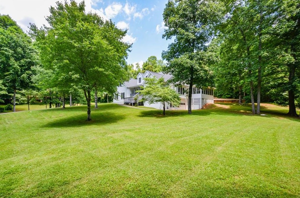 566 Wentworth Dr, Acworth, GA 30102-3458