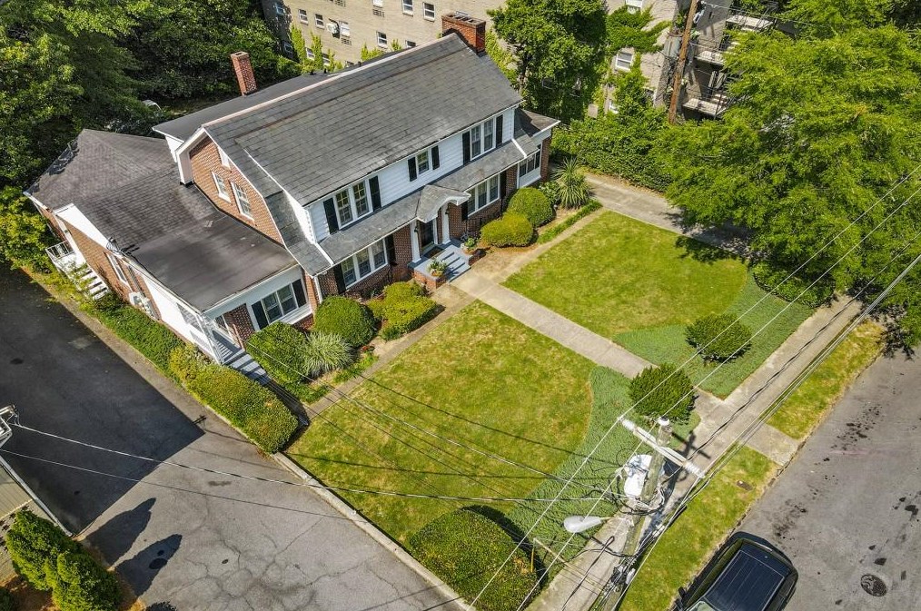 53 Sheridan Dr, Atlanta GA  30305-3103 exterior