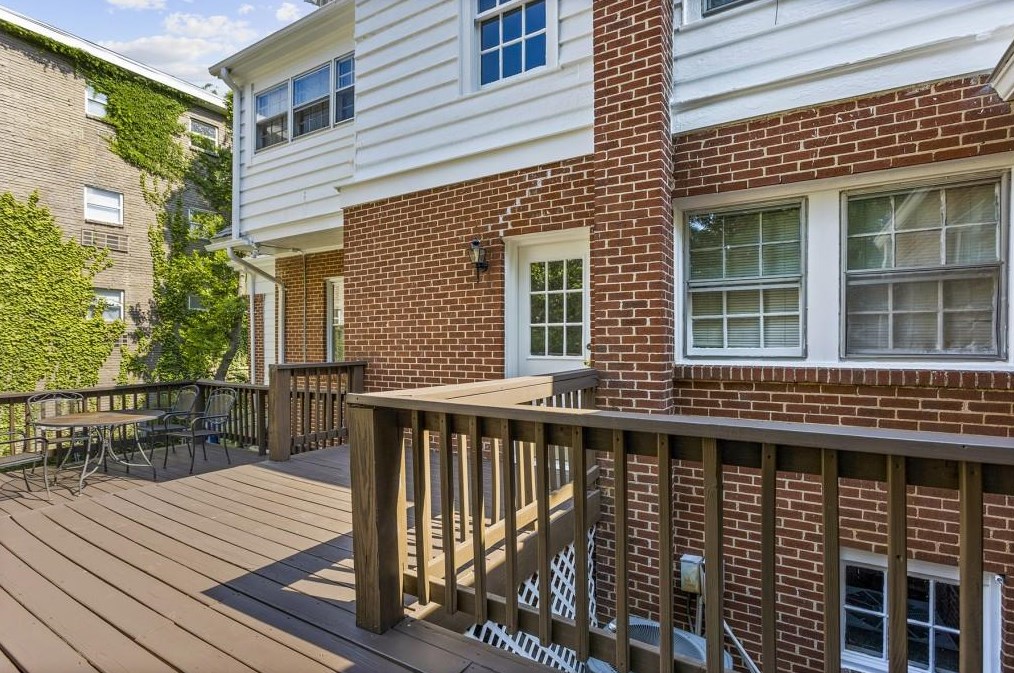 53 Sheridan Dr, Atlanta GA  30305-3103 exterior