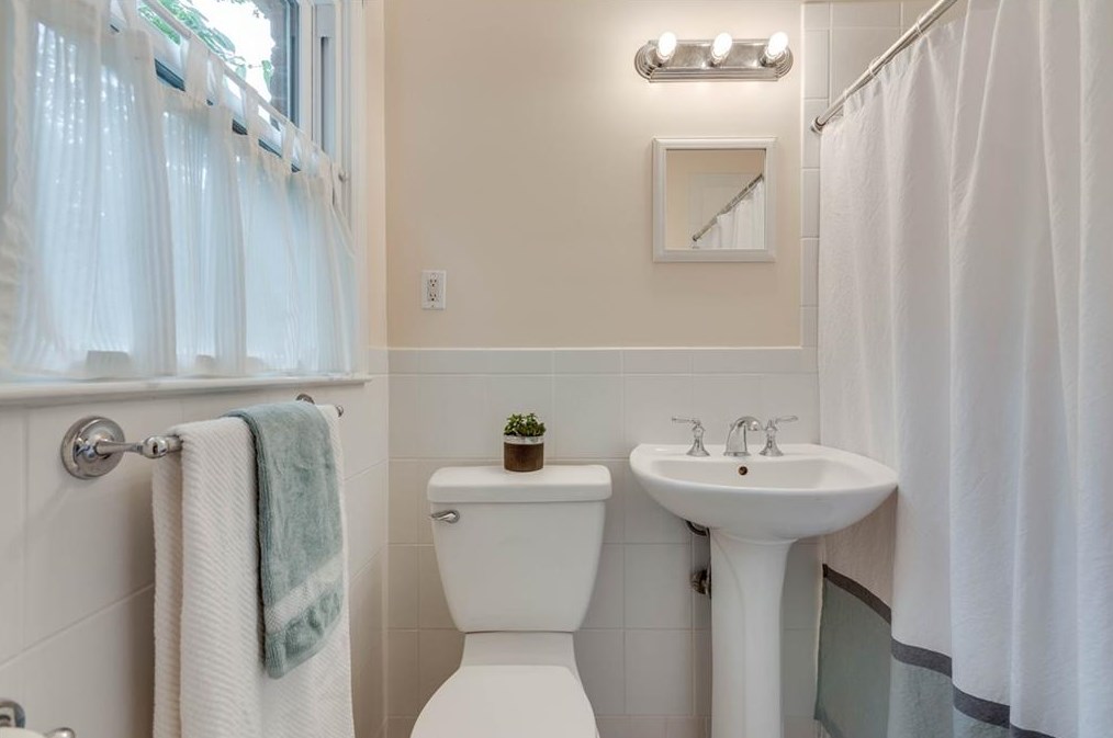 1415 Altamont Dr, Decatur GA  30033-2103 exterior