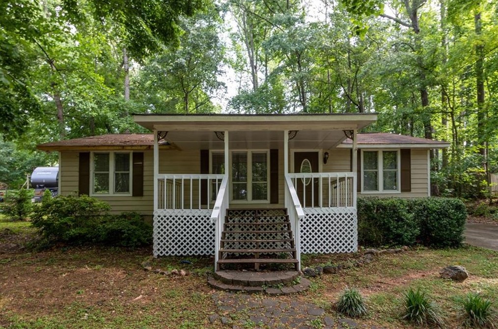 2264 Mohawk Trl, Acworth, GA 30102-5829