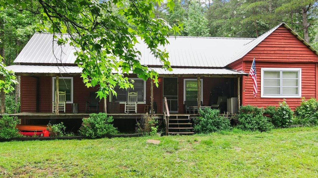 1617 Poplar Springs Rd, Lavonia, GA 30553