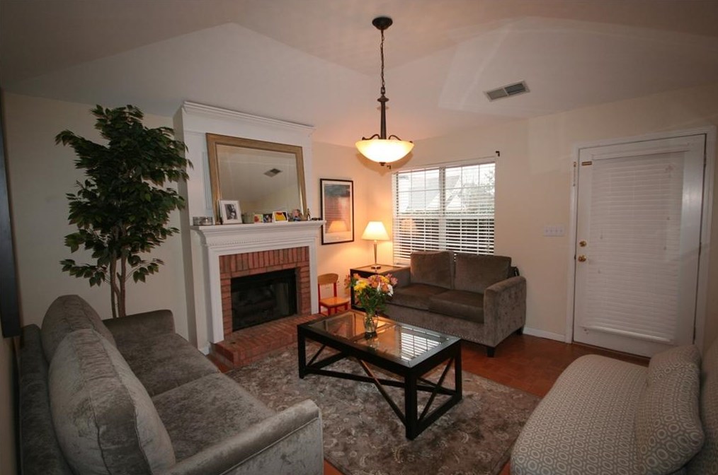 2225 Ashton Dr, Roswell, GA 30076