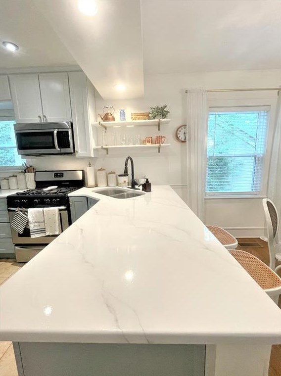 2461 Woodland Cir, Atlanta GA  30344-2765 exterior