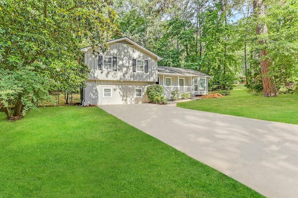 643 Jason Ct, Stone Mountain, GA 30083