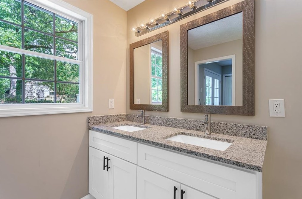 2409 Shamrock Dr, Decatur GA  30032-7149 exterior