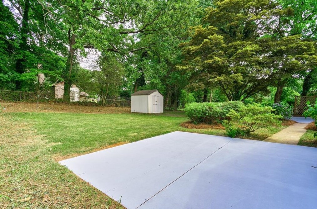 2409 Shamrock Dr, Decatur GA  30032-7149 exterior