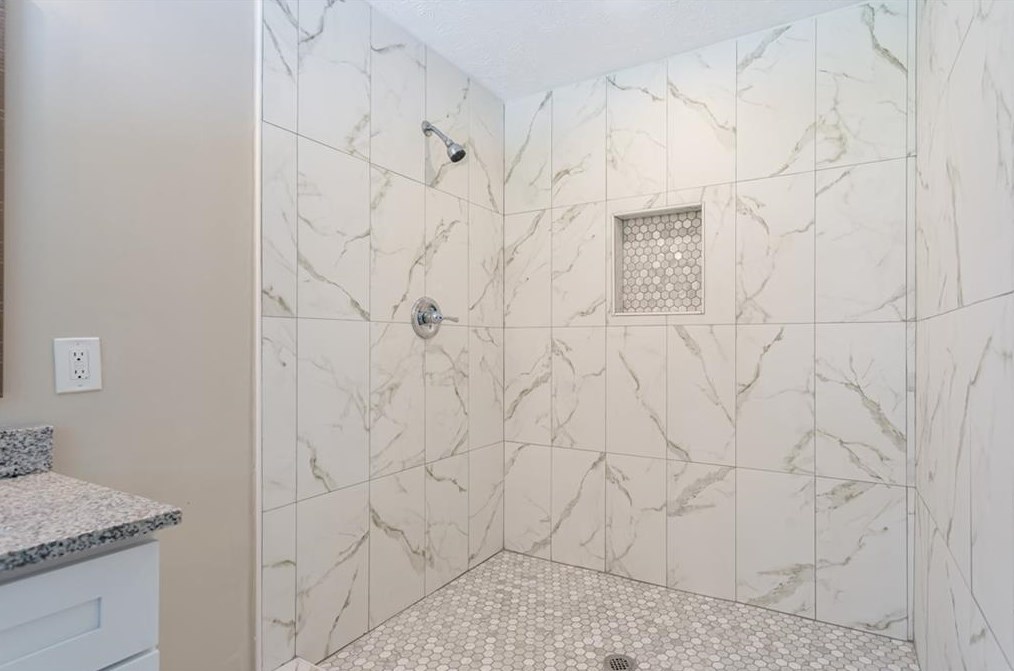 2409 Shamrock Dr, Decatur GA  30032-7149 exterior