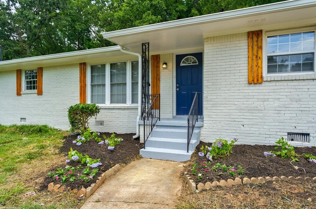 2409 Shamrock Dr, Decatur GA  30032-7149 exterior