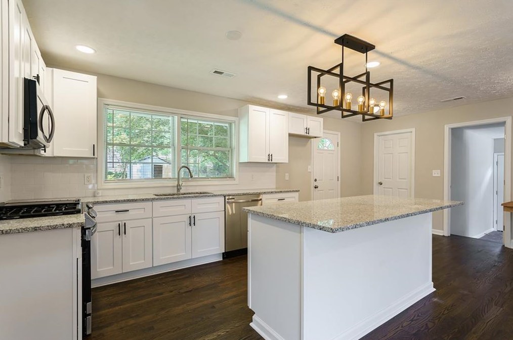 2409 Shamrock Dr, Decatur GA  30032-7149 exterior