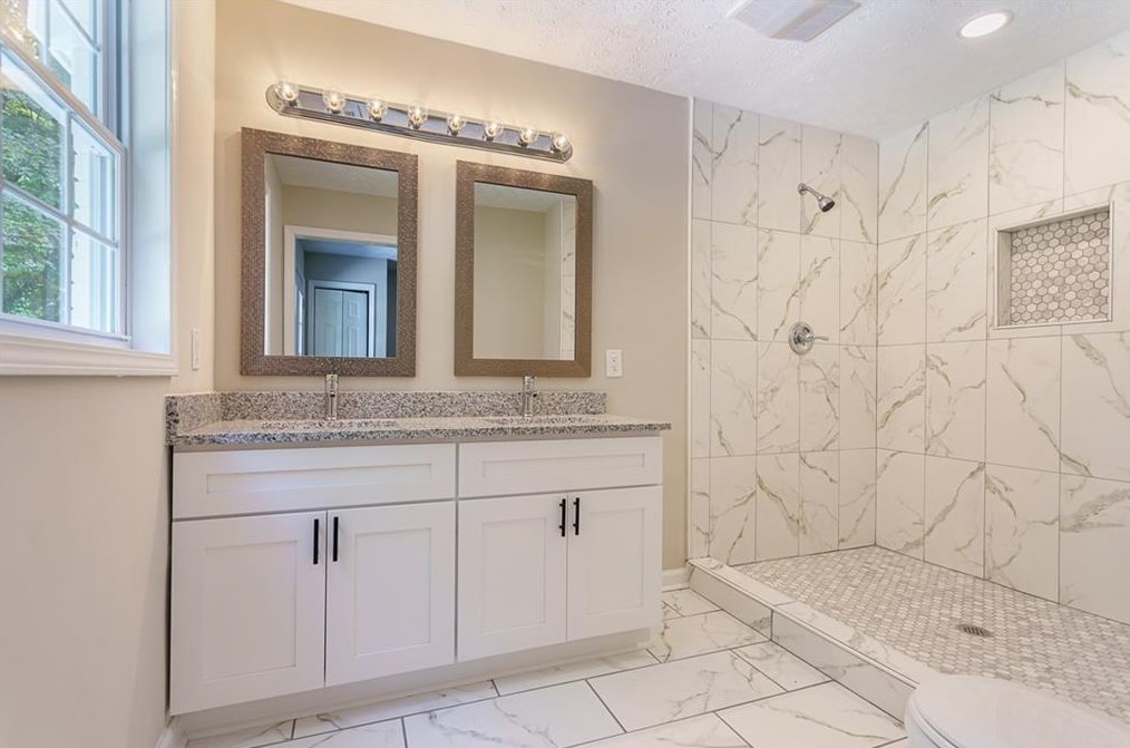 2409 Shamrock Dr, Decatur GA  30032-7149 exterior