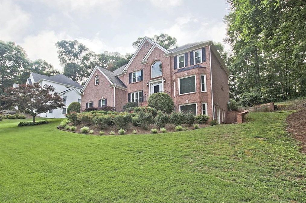 550 Millsbee Ln, Roswell, GA 30075-1884