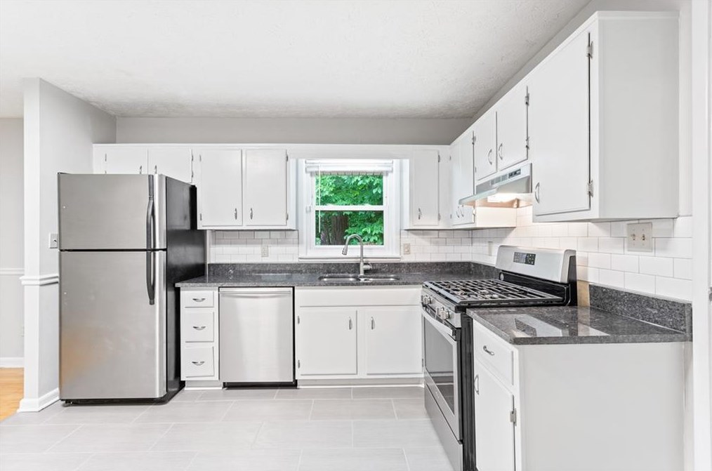 3153 Fern Valley Dr Sw, Marietta, GA 30008