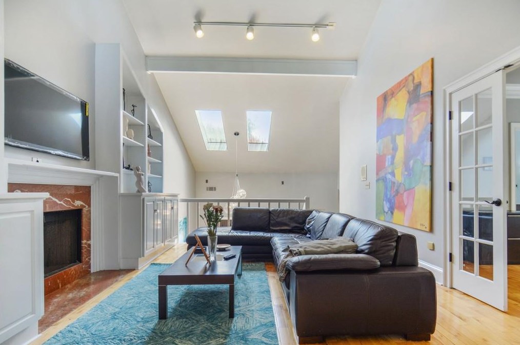 1834 Rockridge Pl, Atlanta GA  30324-5264 exterior