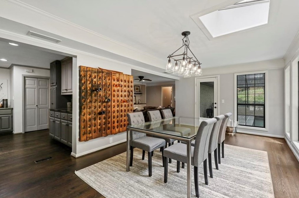 4384 Whitewater Creek Rd, Atlanta GA  30327-3958 exterior